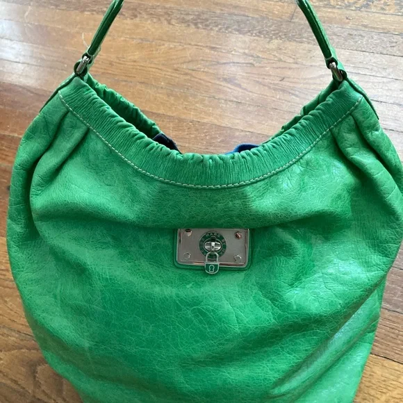 MARC BY MARC JACOBS
Kelly Green Hobo Purse - Picture 3 of 7